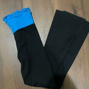 ALO Yoga Black and Blue Leggings for Ultimate Flexibility